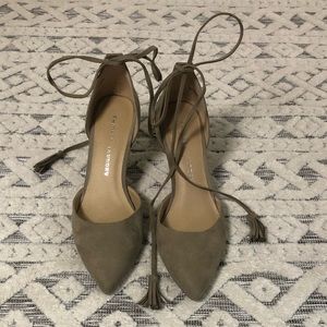 Like New Chinese Laundry Lace Up Pumps